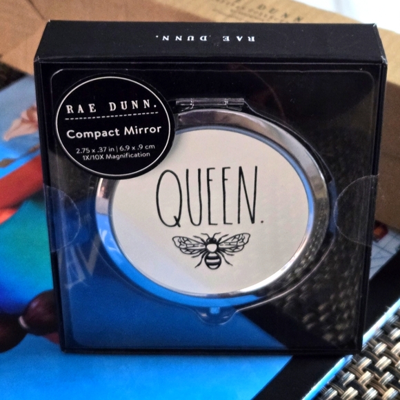 Rae Dunn Queen bee 🐝 Compact Mirror • NEW • - Picture 4 of 6